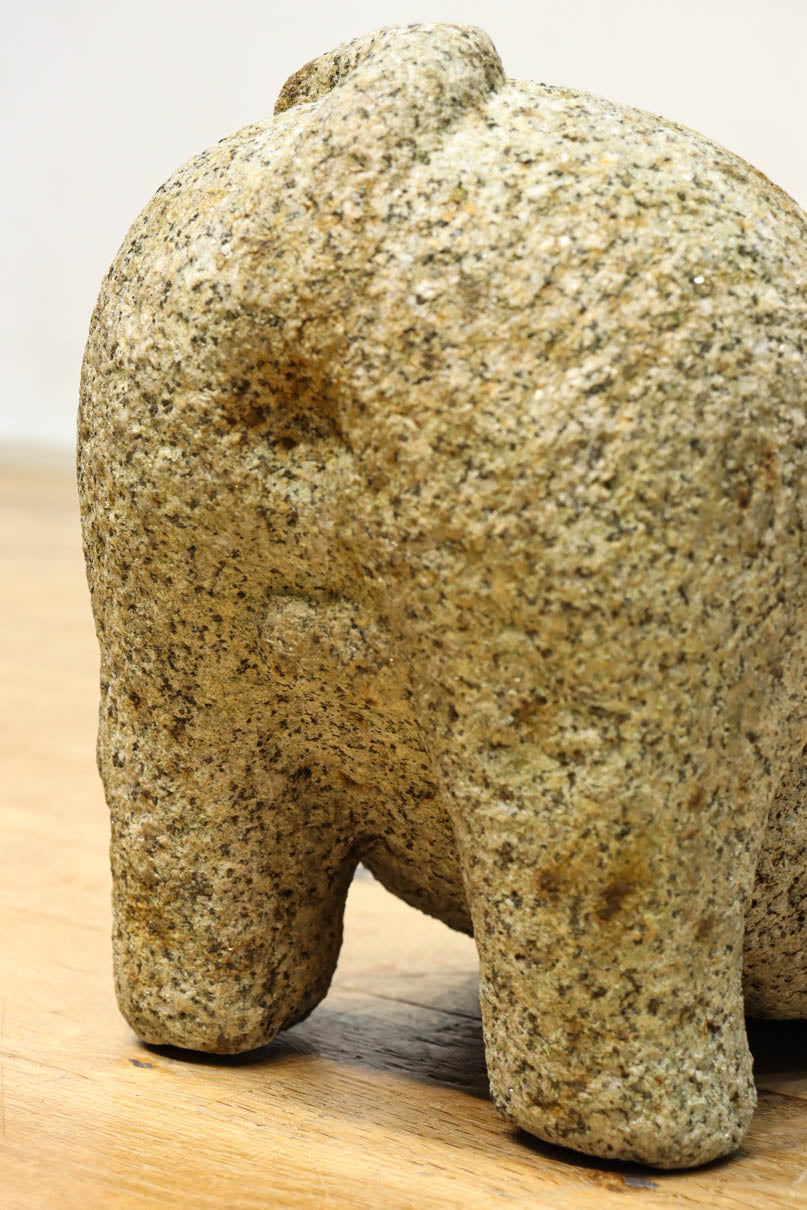 Stone statue of a puppy DC9013