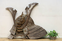 大珍品！！龍を装飾した迫力のある兜の大振りの彫刻飾り　DC9025