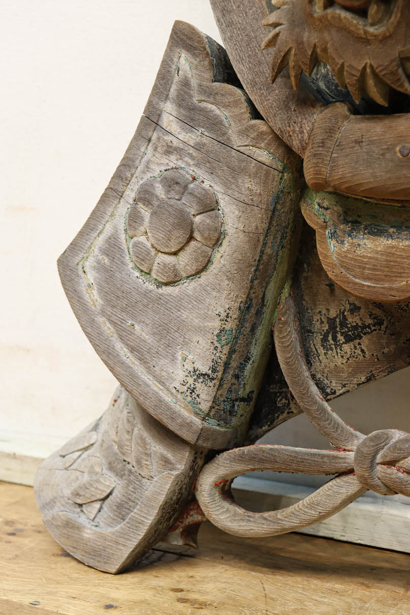 大珍品！！龍を装飾した迫力のある兜の大振りの彫刻飾り　DC9025