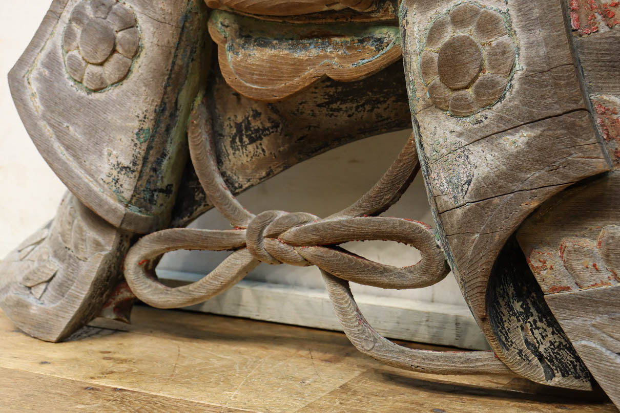 大珍品！！龍を装飾した迫力のある兜の大振りの彫刻飾り　DC9025