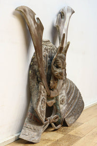 大珍品！！龍を装飾した迫力のある兜の大振りの彫刻飾り　DC9025