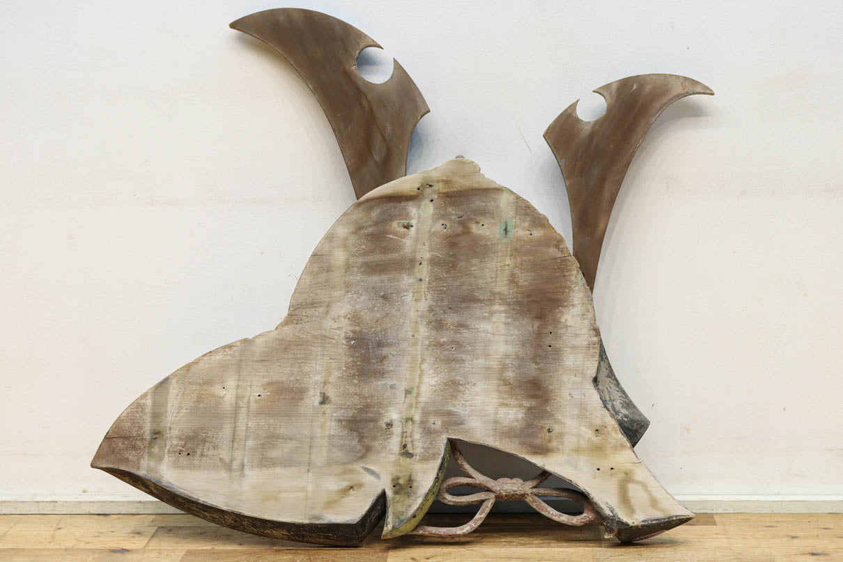 大珍品！！龍を装飾した迫力のある兜の大振りの彫刻飾り　DC9025