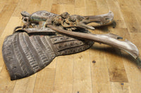 大珍品！！龍を装飾した迫力のある兜の大振りの彫刻飾り　DC9025