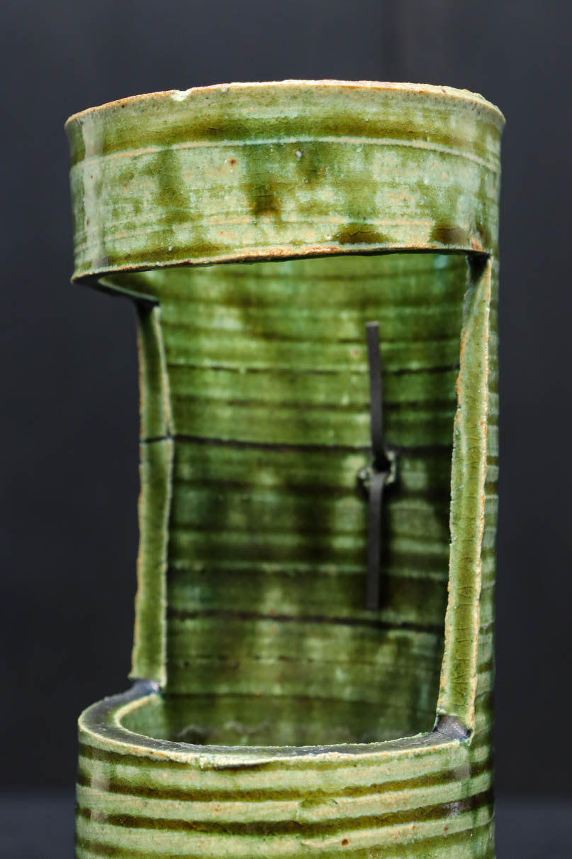 緑色陶器 透かし彫り 花と竹のデザイン （高さ30 cm） 【公式通販】