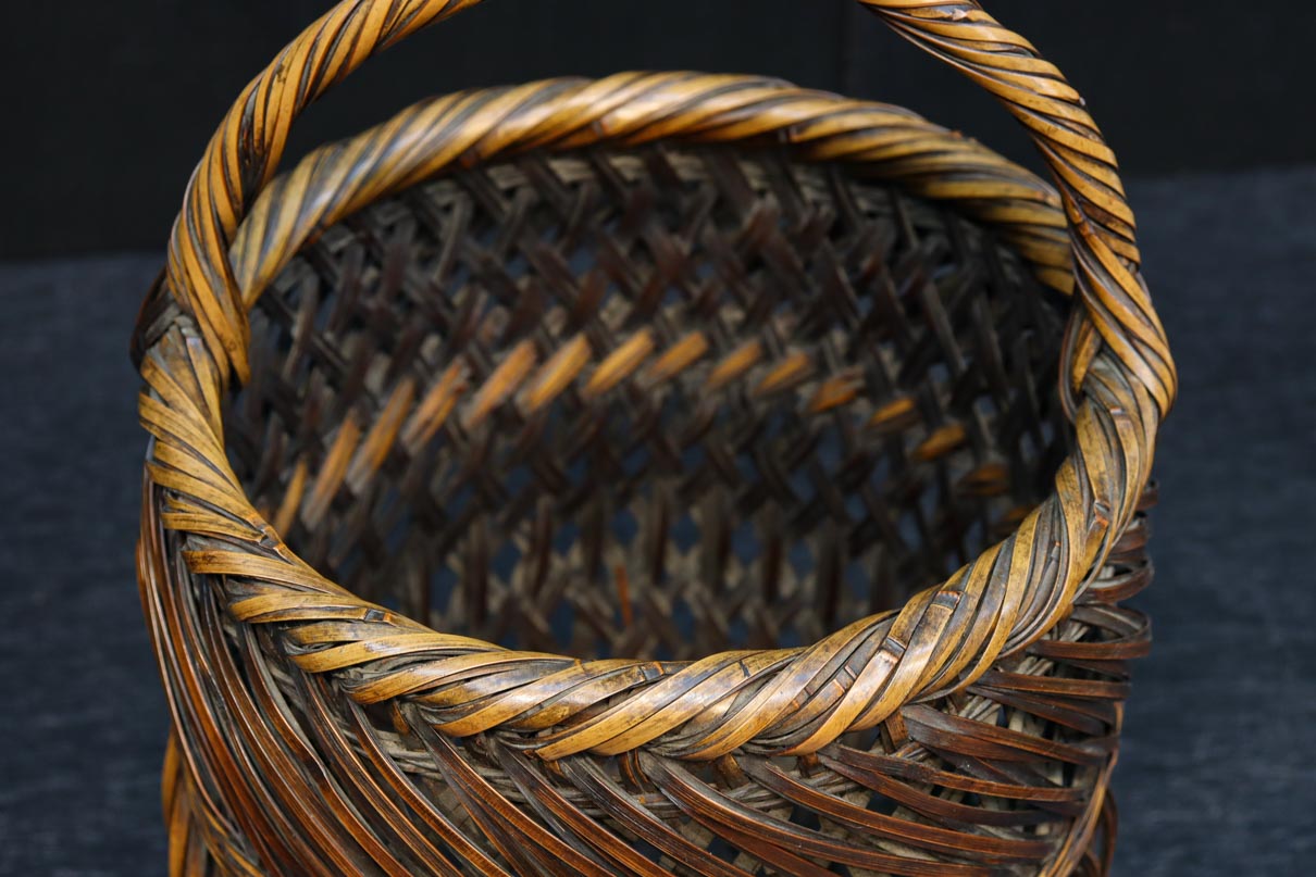 Antique tool (Bamboo woven flower basket) DC9114