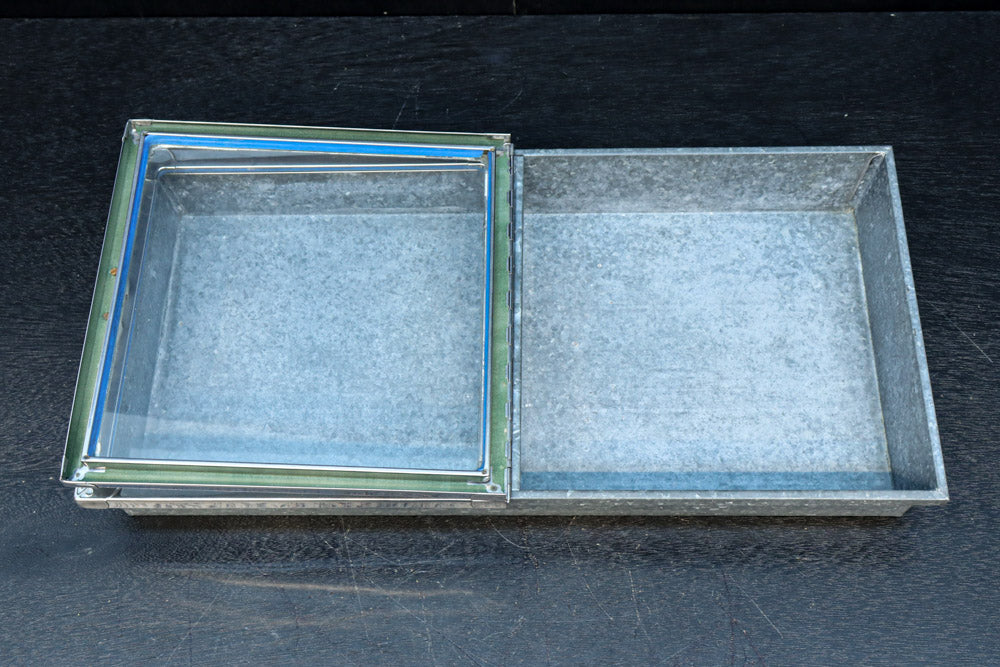 Antique tool box (Tin display case) DC9137