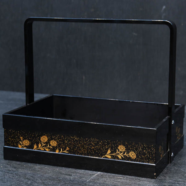 黒漆の色彩に菊花模様で上品な趣きある手提げ小箱 DC9155 在庫2個 – 古