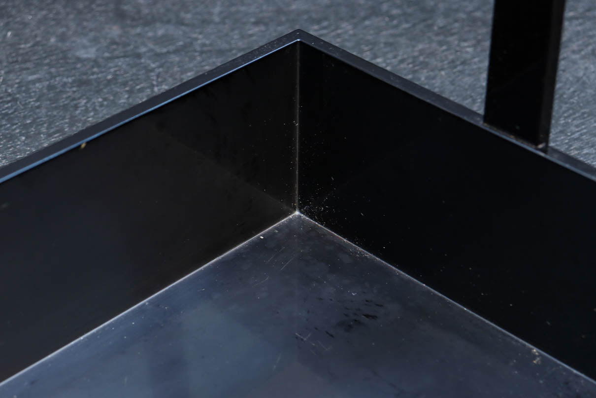 黒漆の色彩に菊花模様で上品な趣きある手提げ小箱　DC9155　在庫2個