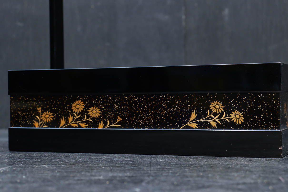 黒漆の色彩に菊花模様で上品な趣きある手提げ小箱 DC9155 在庫2個 – 古