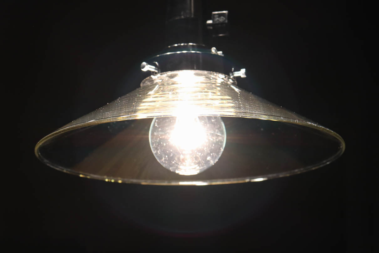 VAT69 電飾 雨傘を思わせるクリアガラスのレトロモダンな電笠 DC9167 在庫2個 – 古