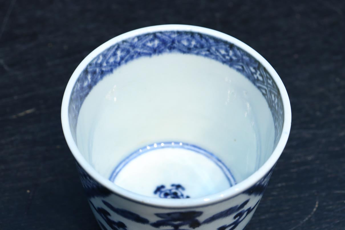 伊万里 色絵 鶴菊蝶 猪口 5個 [B31357] ○梗○古伊万里 色絵 花草文 蕎麦猪口 鉢 向付 5客 無傷