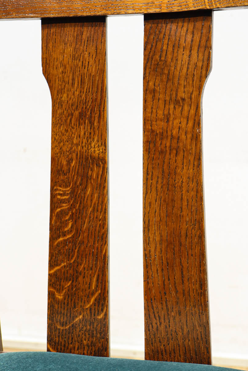 Chair DC9199