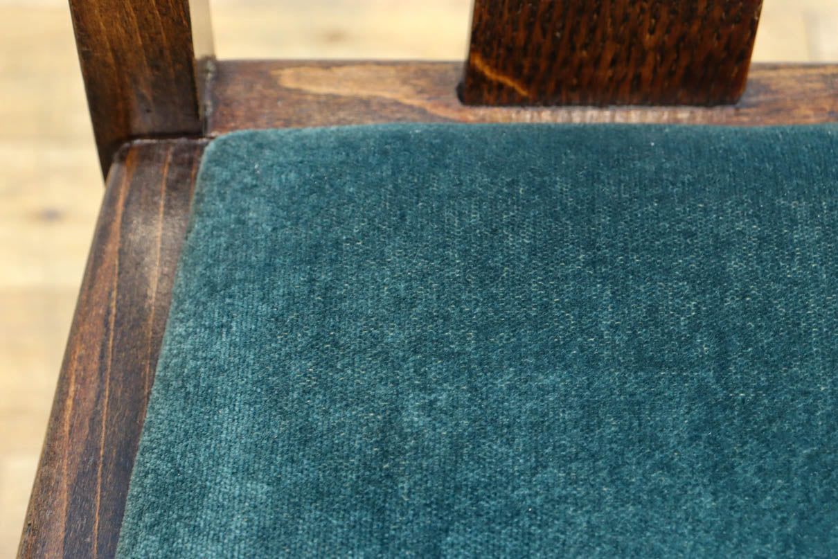 Chair DC9199