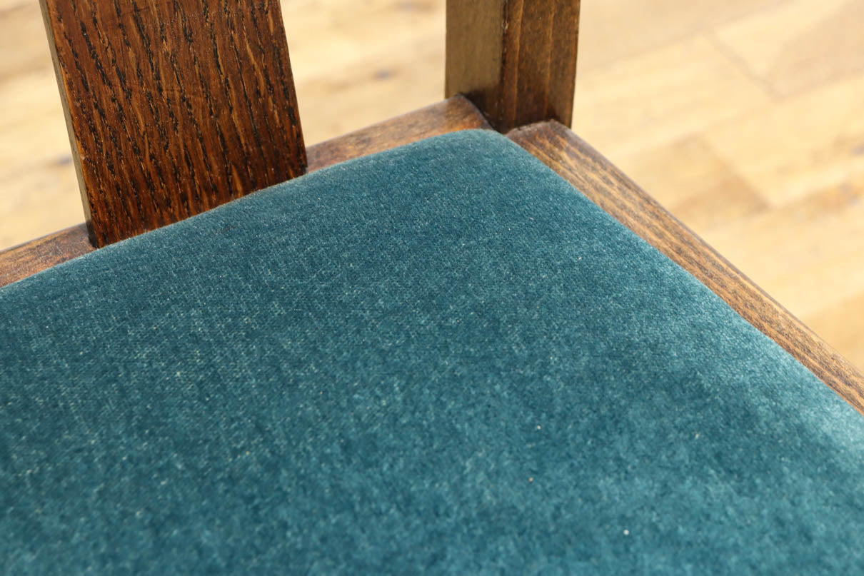Chair DC9199