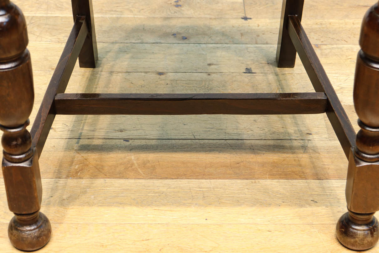 Chair DC9199