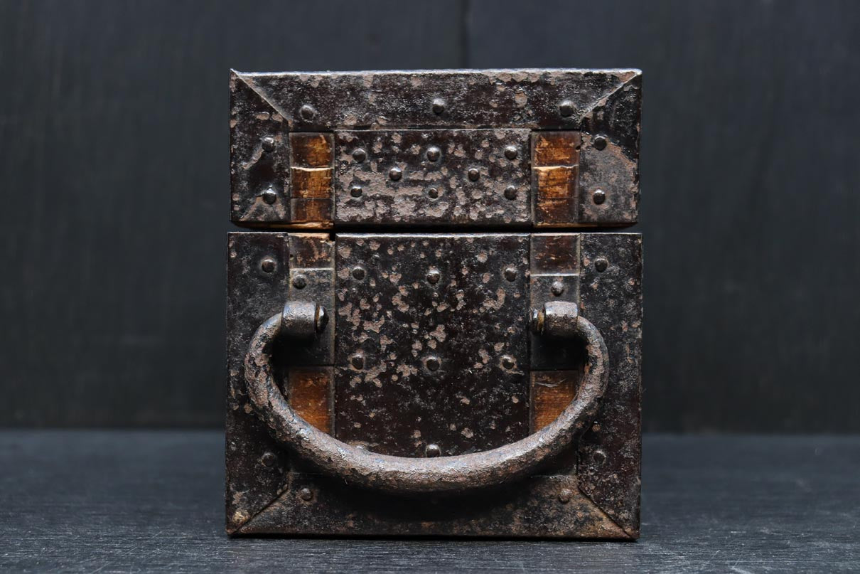 Antique tool (1000 ryo-Box) DC9238