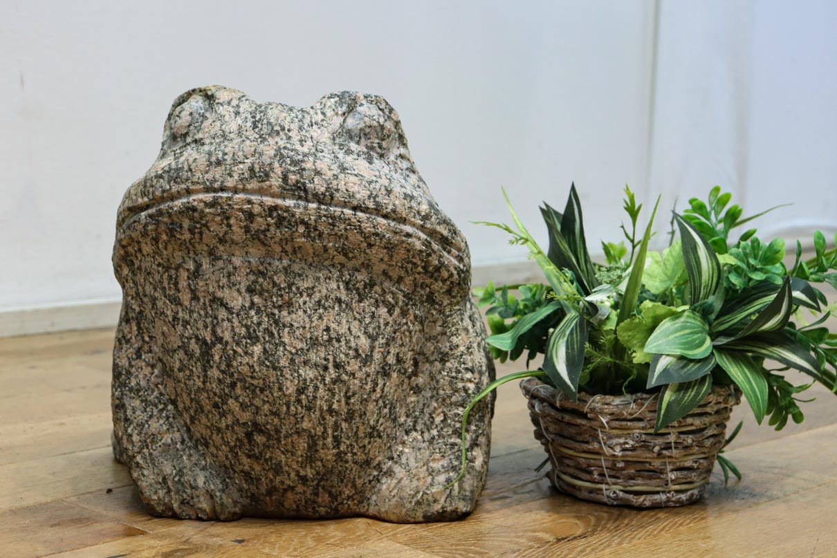Antique tool (Frog statue) DC9262