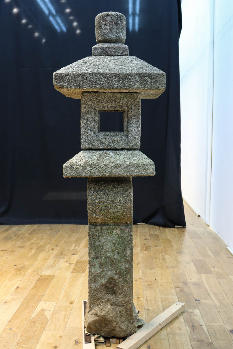 Antique tool (stone lantern) DC9264 