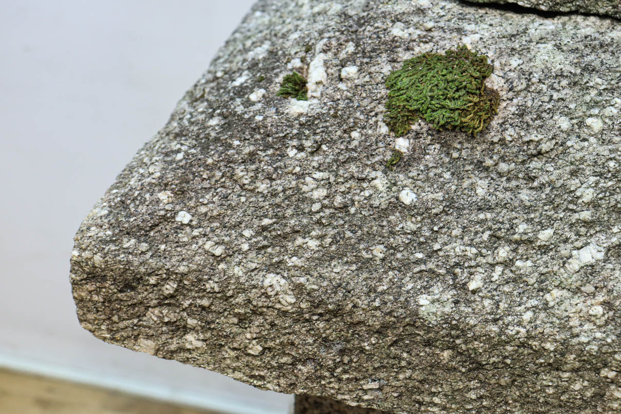 Antique tool (stone lantern) DC9264 