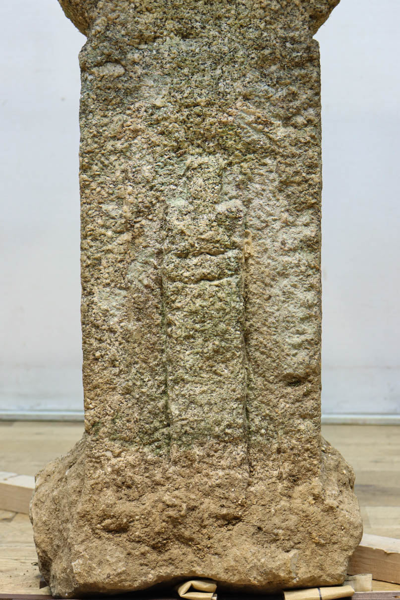 Antique tool (stone lantern) DC9264 