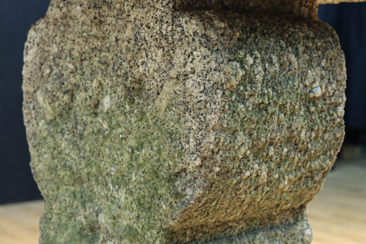 Antique tool (stone lantern) DC9264 