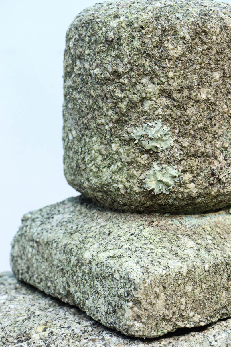Antique tool (stone lantern) DC9264 