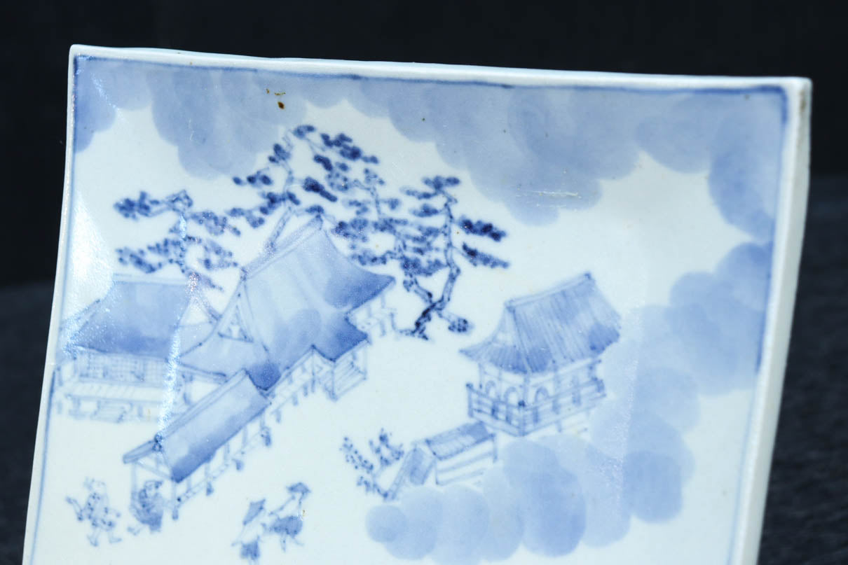 風景や植物の模様で味わいのある古伊万里の染付角皿　DC9268a-k　在庫(a:1 b:1商談中 c:0 d:1商談中 e:1商談中 f:1商談中 g:0 h:1 i:0 j:1 k:0)脚