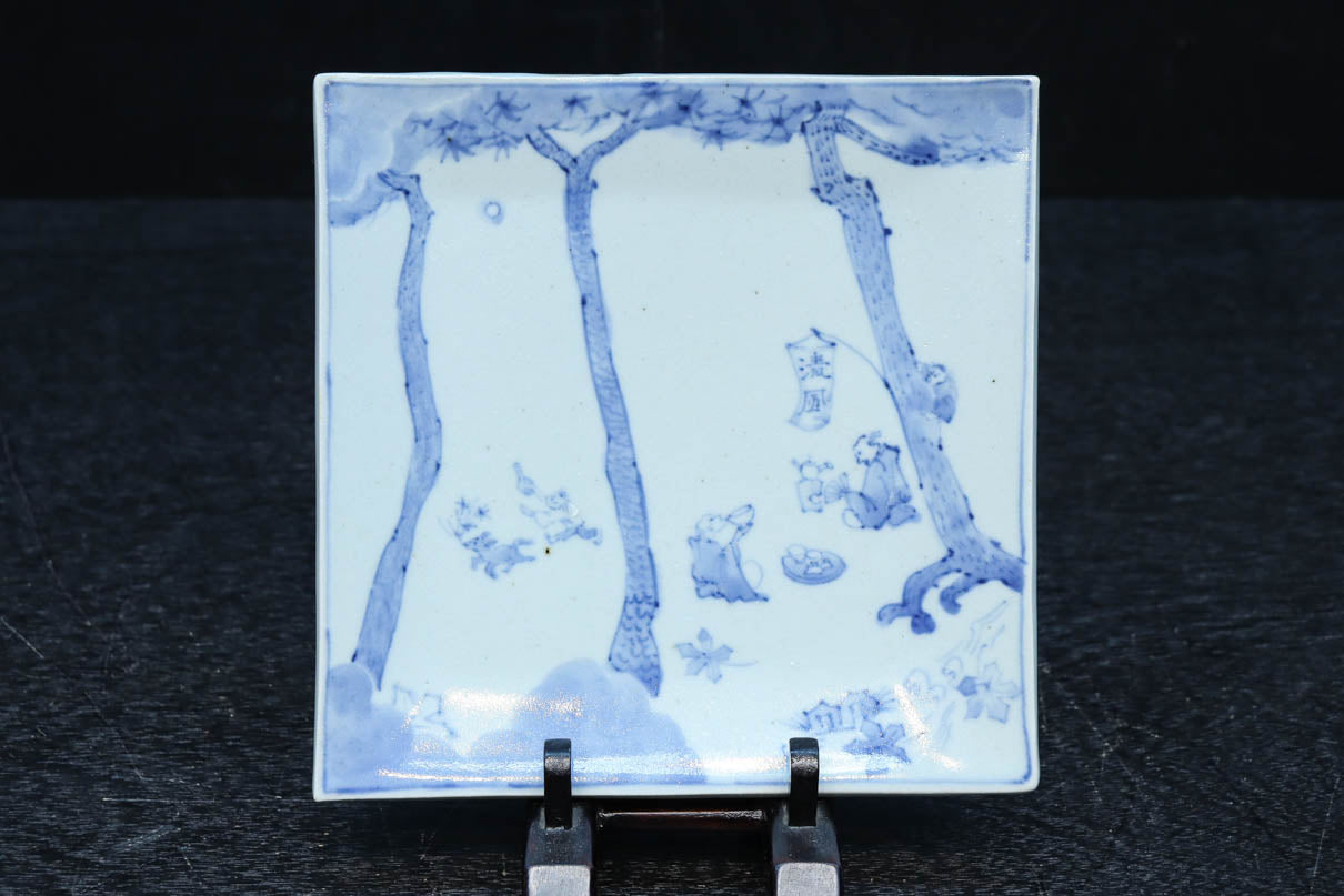 風景や植物の模様で味わいのある古伊万里の染付角皿　DC9268a-k　在庫(a:1 b:1商談中 c:0 d:1商談中 e:1商談中 f:1商談中 g:0 h:1 i:0 j:1 k:0)脚