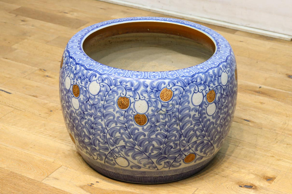 アンティーク特大火鉢　染付火鉢　唐獅子牡丹図　火鉢(直径50cm) 華やかで上品な面持ちの大型サイズの染付火鉢 DC9273 – 古福庵