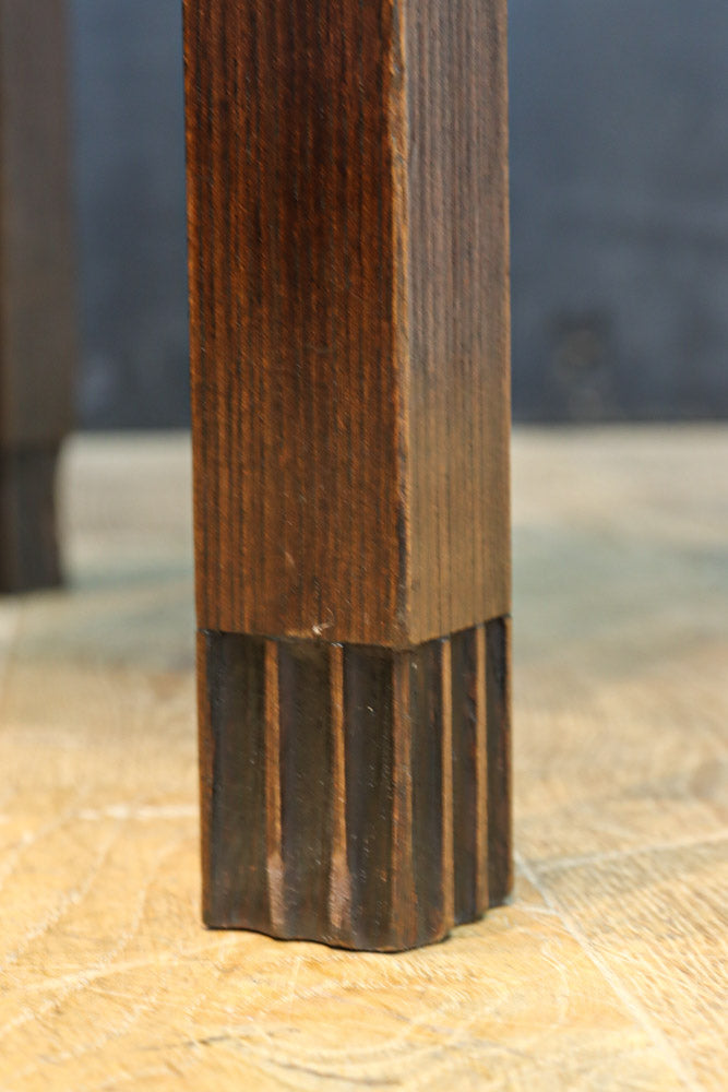 味わいある落ち着いた雰囲気の背の高めの花台　DC9330