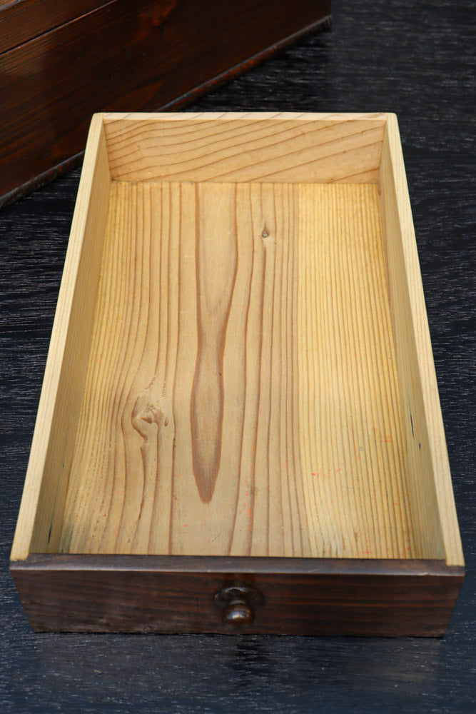 Antique tool box (Certificate Holder) DC9472