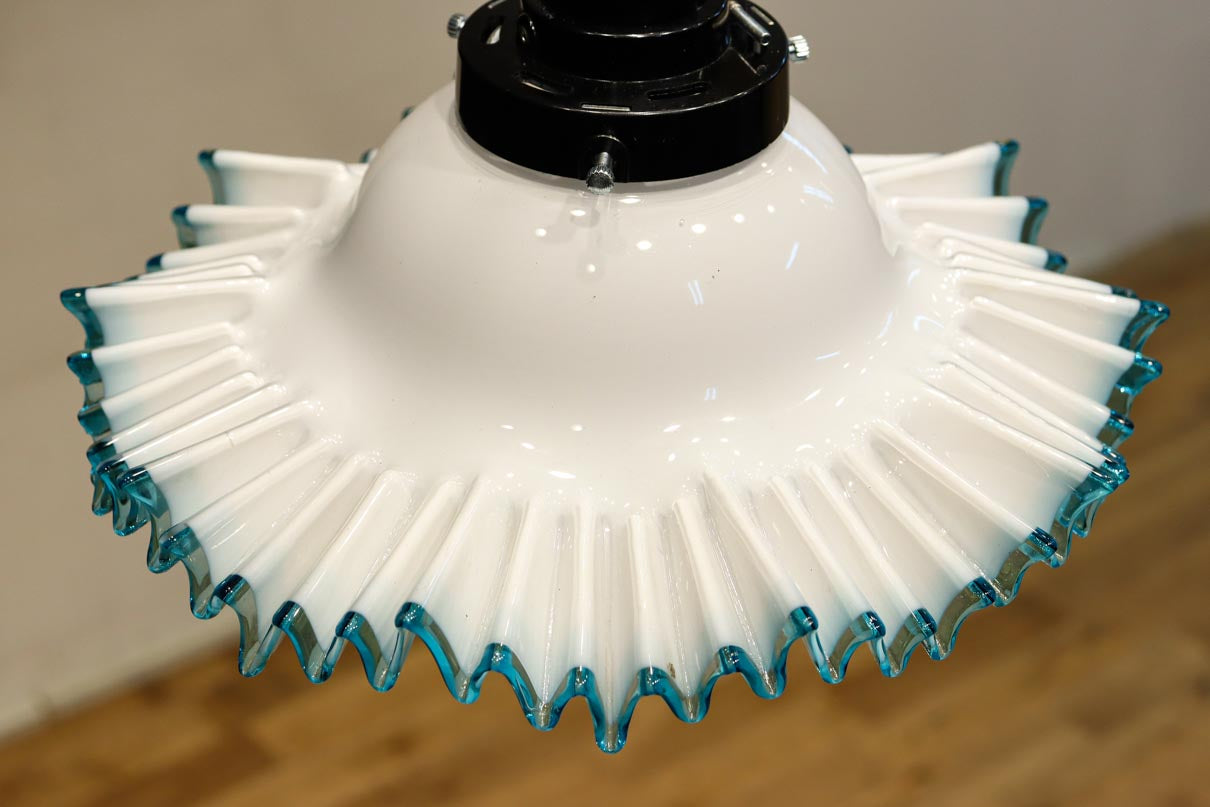 水色の縁取りが可愛らしい細やかなフリルの電笠　DC9481