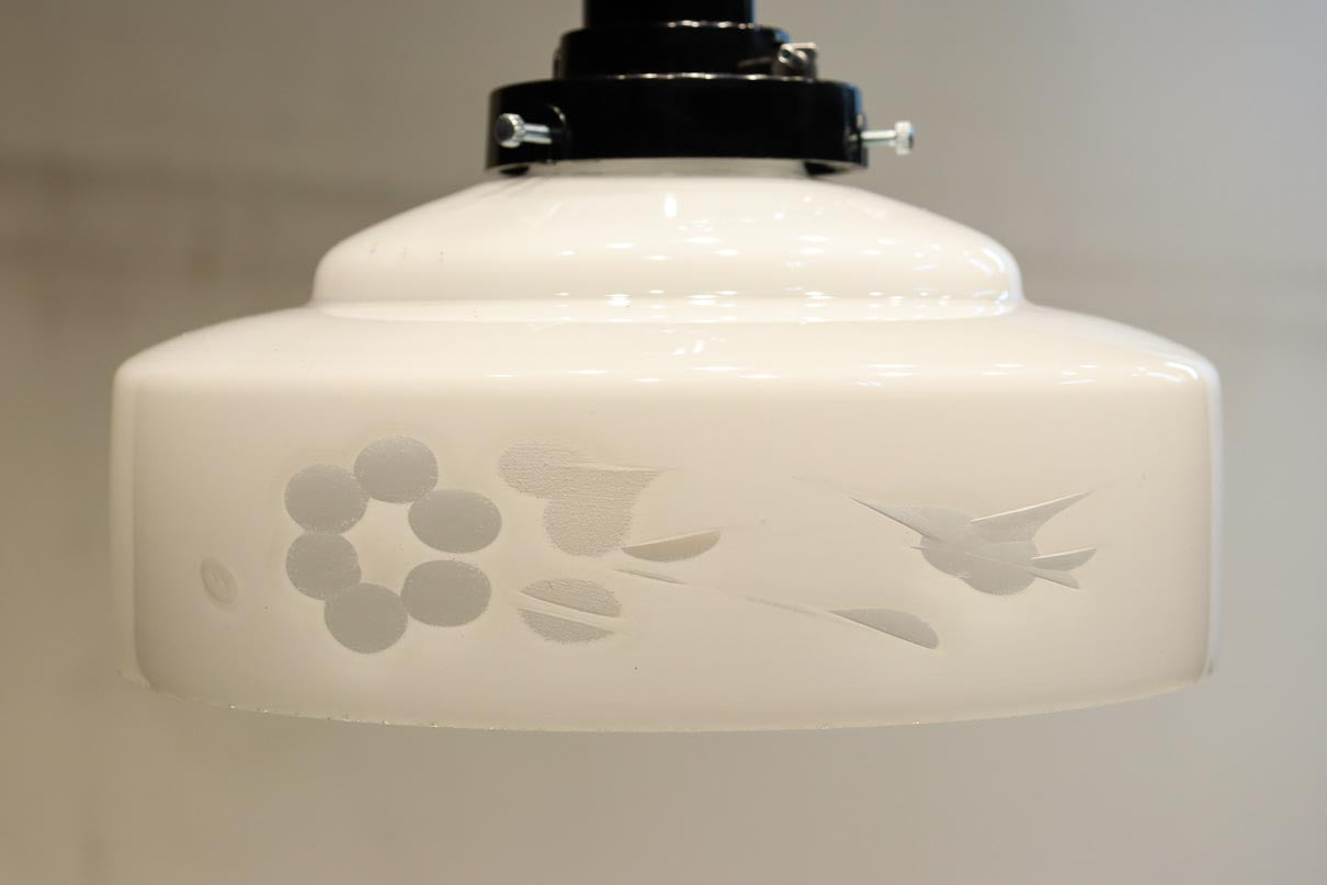 梅と鳥の透かし模様が和の趣きある電笠　DC9484