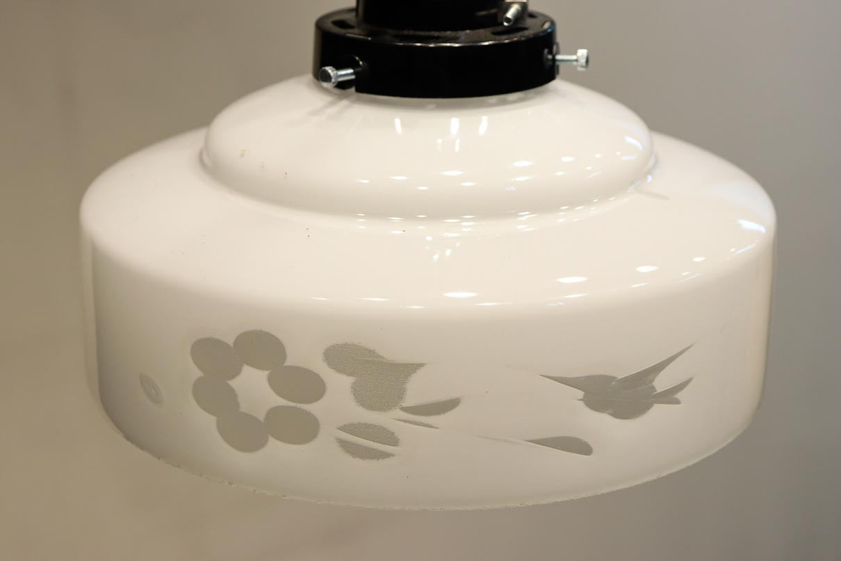 梅と鳥の透かし模様が和の趣きある電笠　DC9484