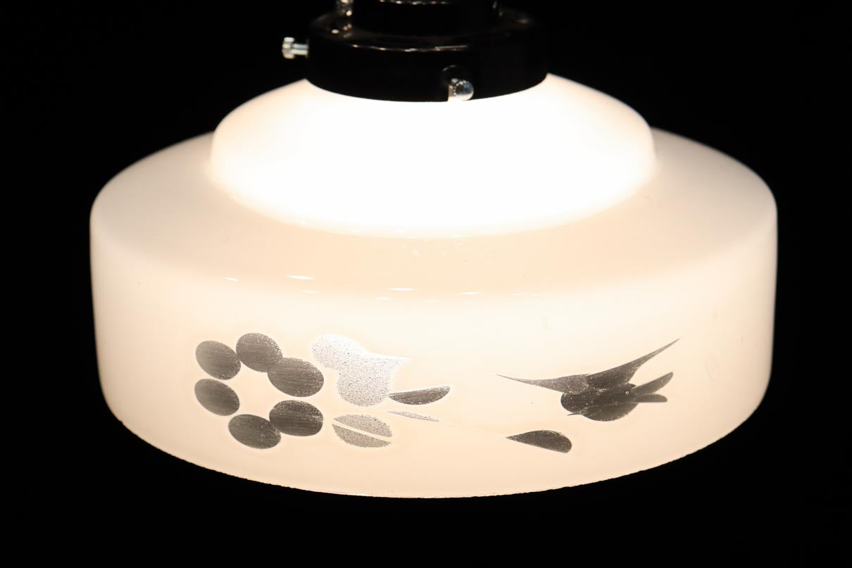 梅と鳥の透かし模様が和の趣きある電笠　DC9484