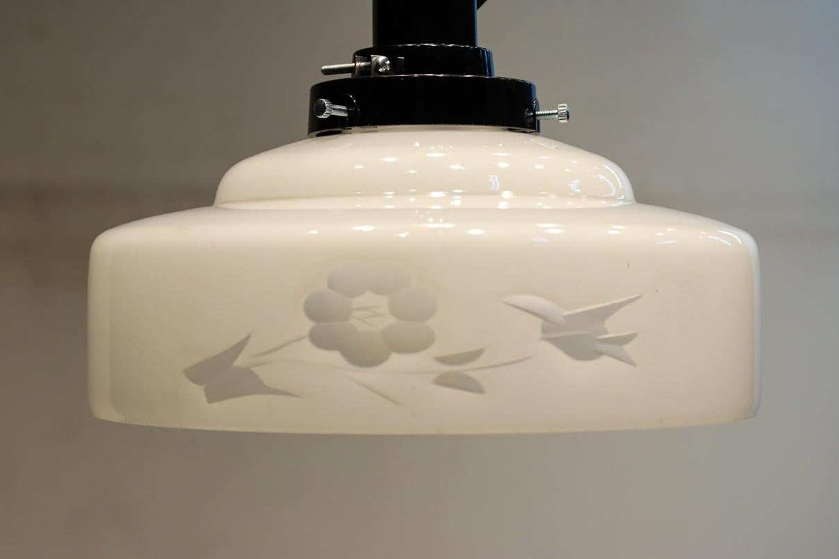 花と鳥の透かし模様で和の趣きある電笠　DC9513