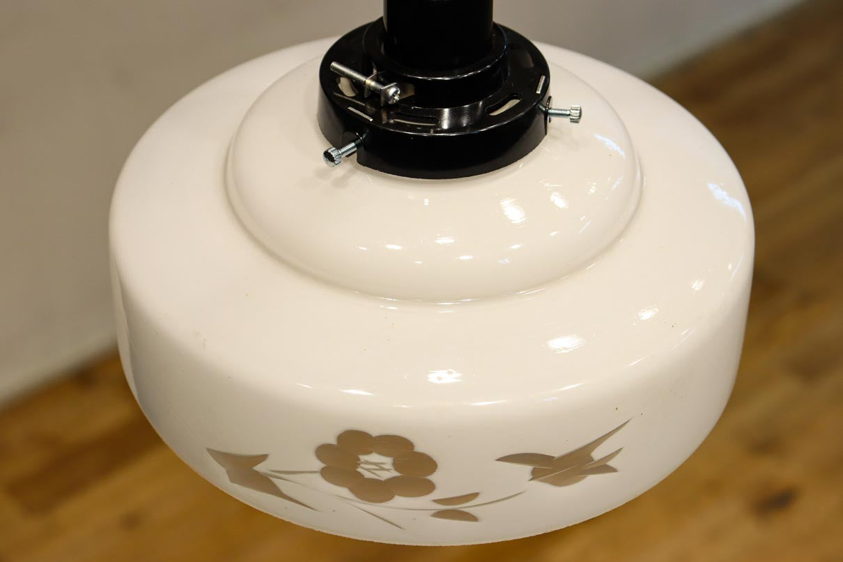 花と鳥の透かし模様で和の趣きある電笠　DC9513