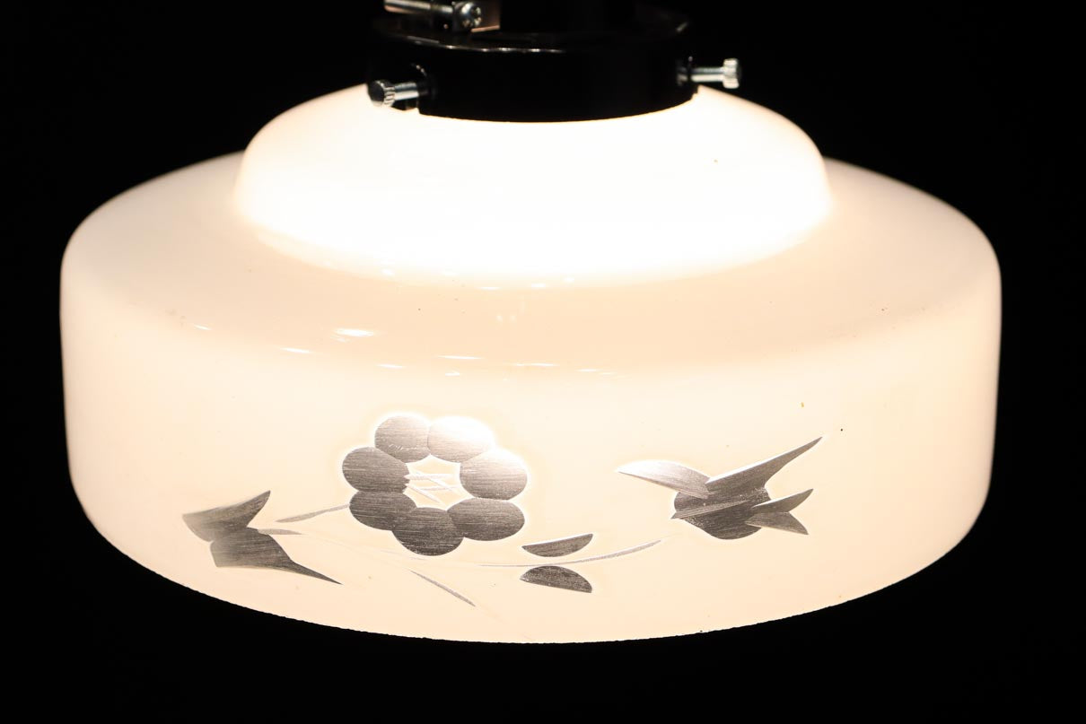 花と鳥の透かし模様で和の趣きある電笠　DC9513