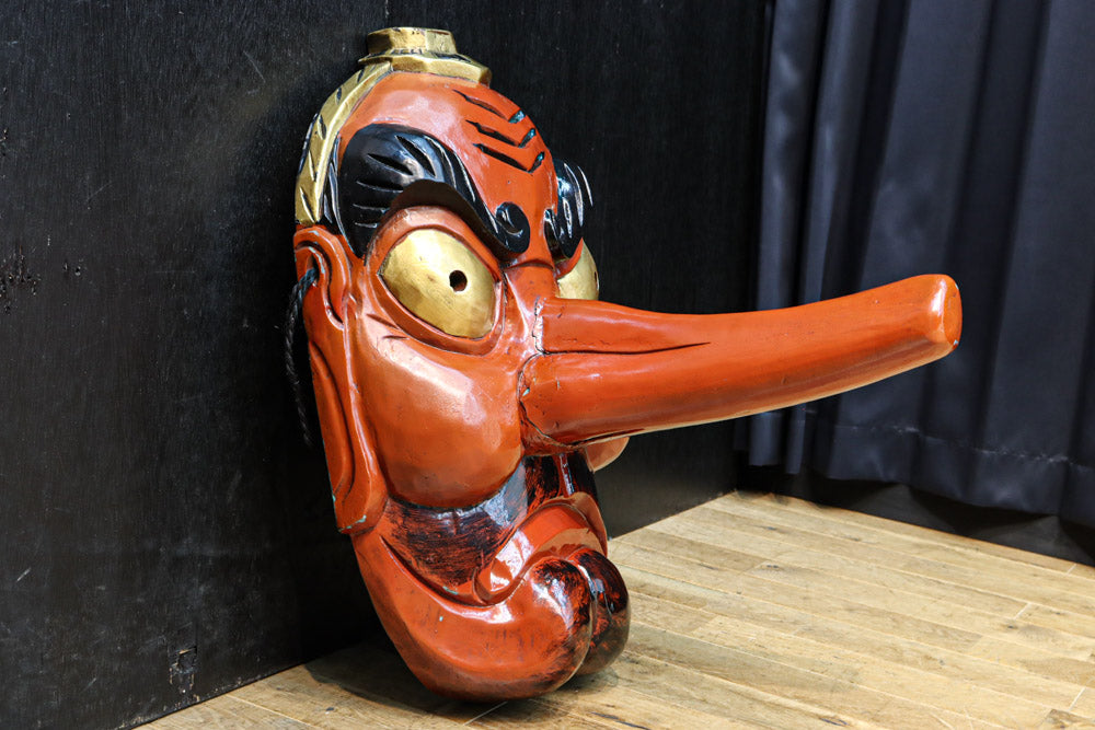 大型!!珍品!!鮮やかな色彩で気迫溢れる表情の木彫り天狗面　DC9534