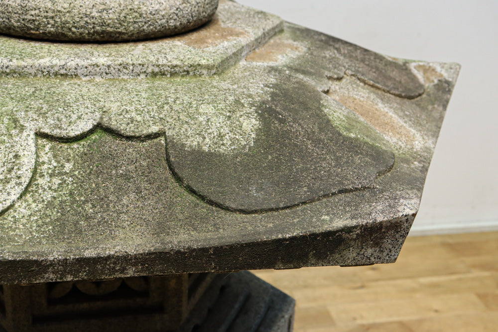 Big size Antique tool (stone lantern) DC9584