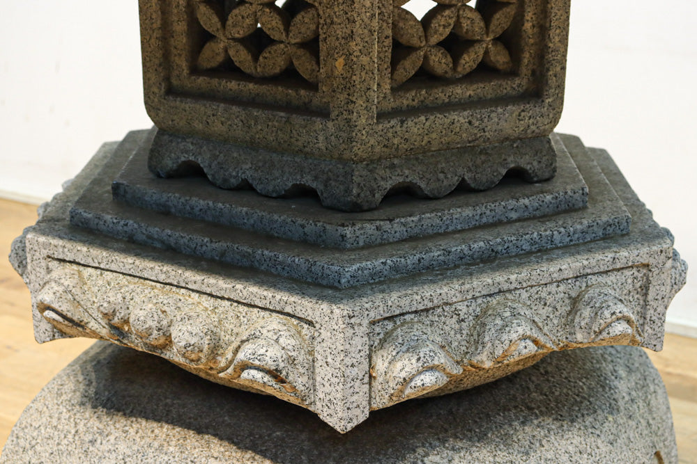 Big size Antique tool (stone lantern) DC9584