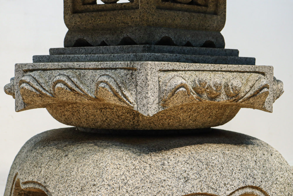 Big size Antique tool (stone lantern) DC9584