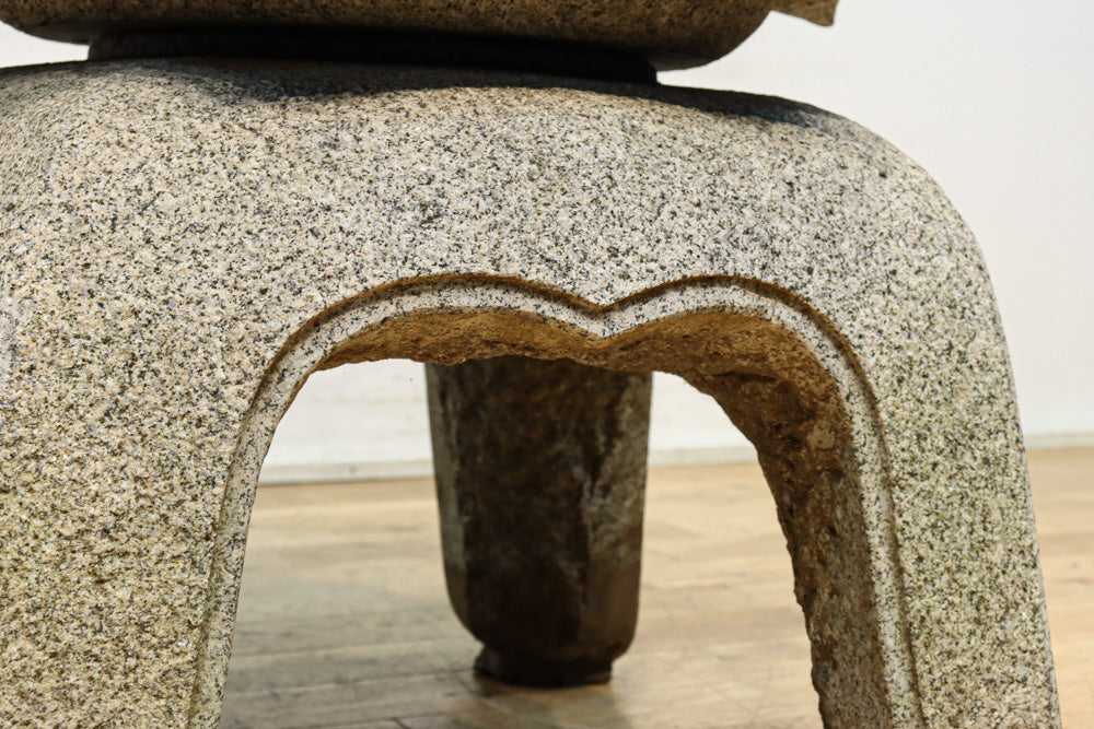 Big size Antique tool (stone lantern) DC9584