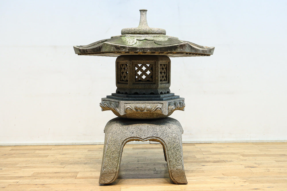 Big size Antique tool (stone lantern) DC9584