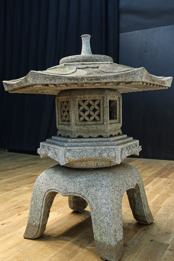 Big size Antique tool (stone lantern) DC9584