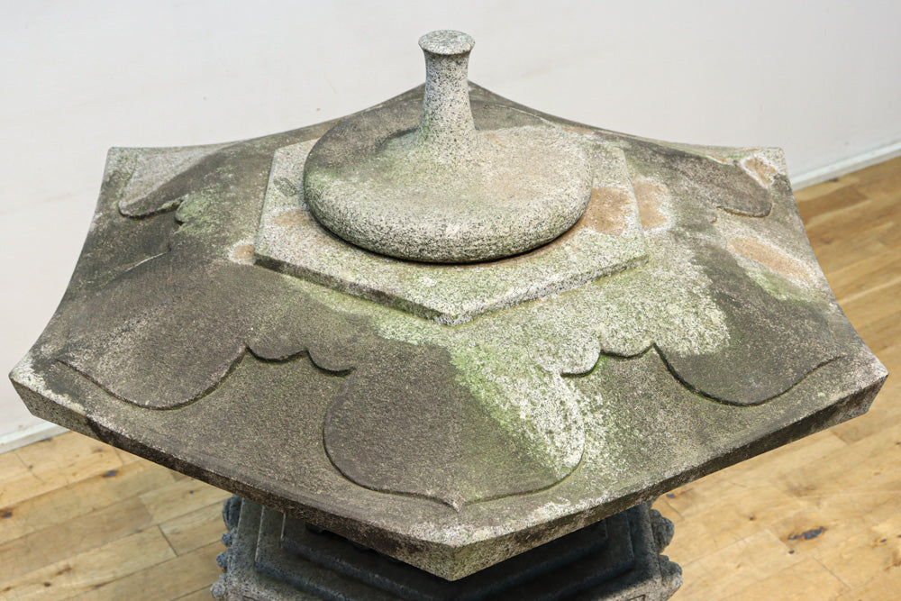 Big size Antique tool (stone lantern) DC9584