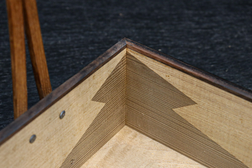 Small wooden carrying box DC9633