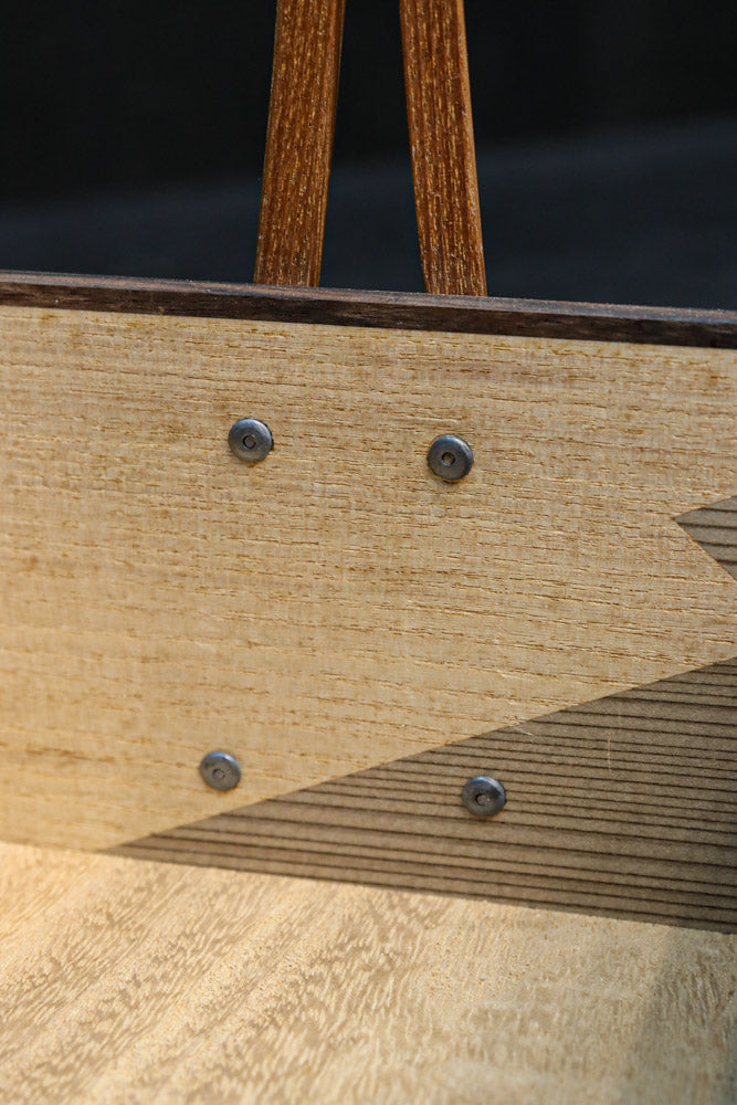 Small wooden carrying box DC9633