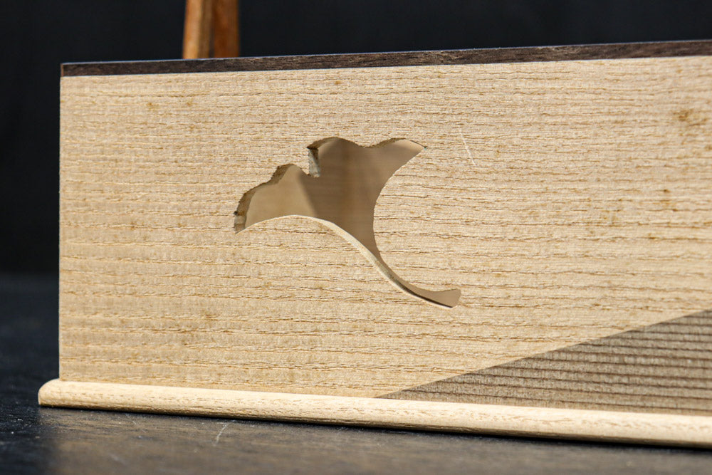 Small wooden carrying box DC9633