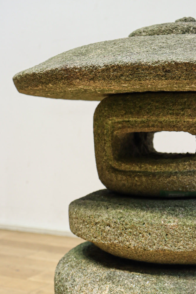 stone lantern DC9659